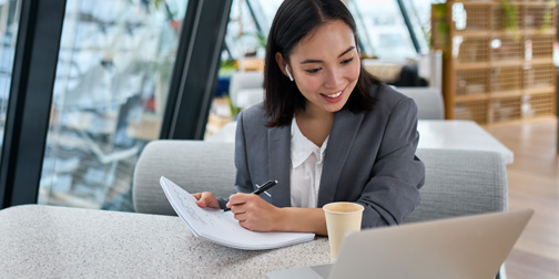 Employee Experience - Asian woman remote working - Image 504 x 252